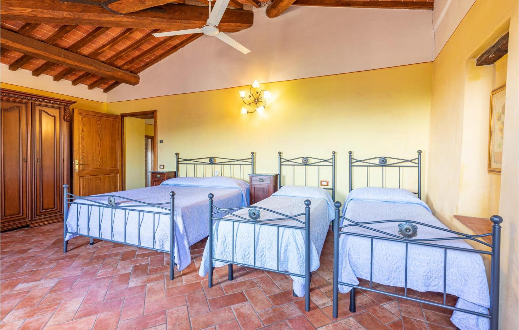 Awesome Home In Marliana With Kitchenette Exterior photo