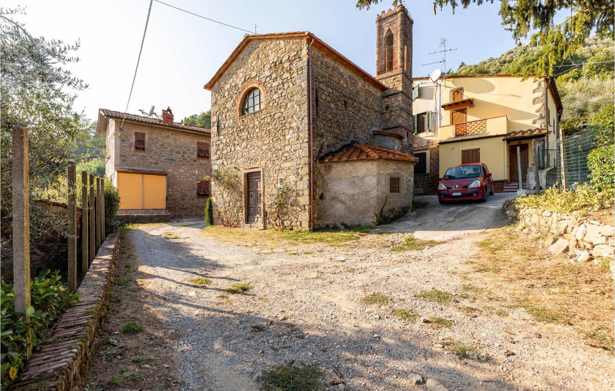 Awesome Home In Marliana With Kitchenette Exterior photo