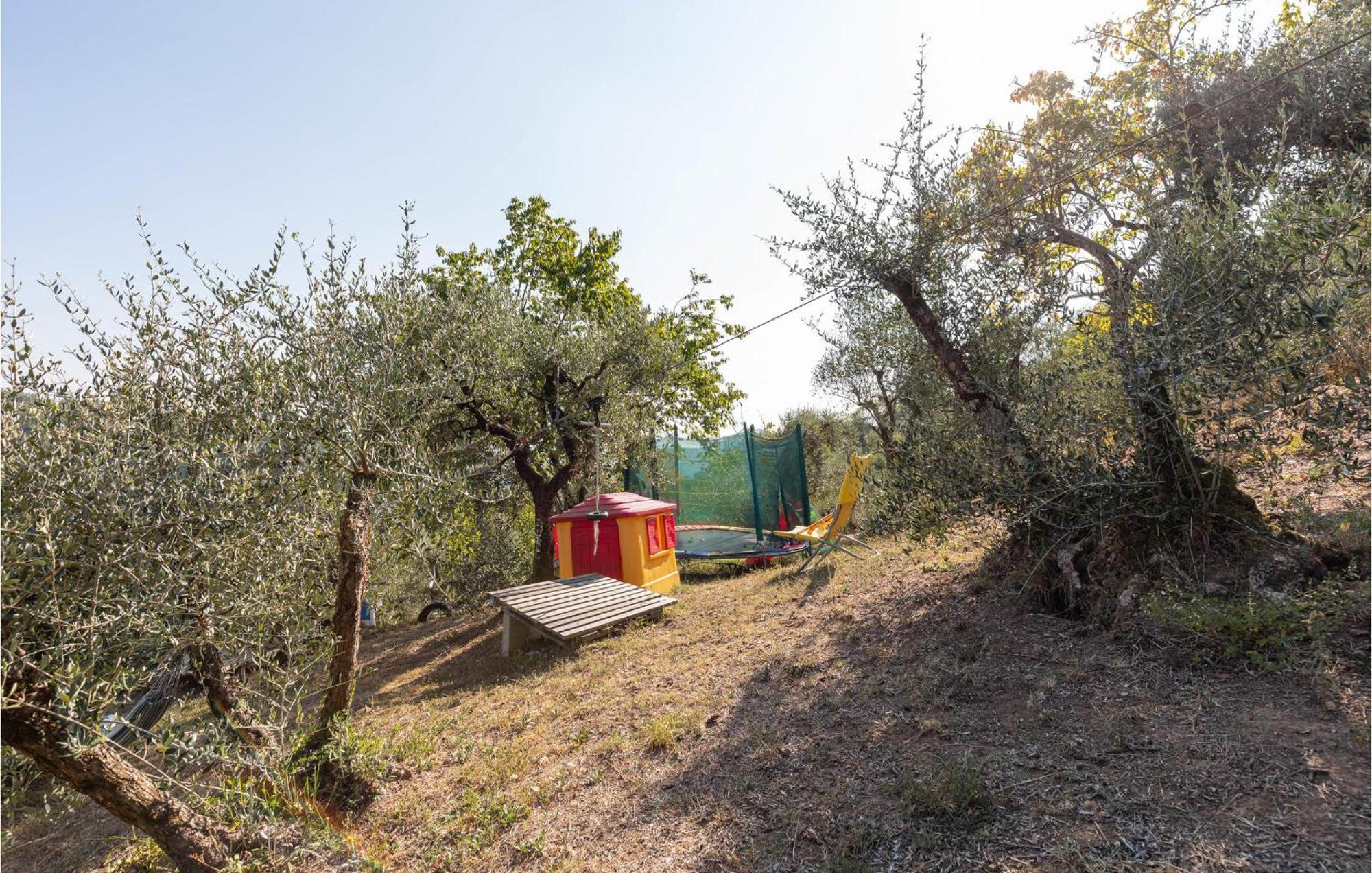 Awesome Home In Marliana With Kitchenette Exterior photo